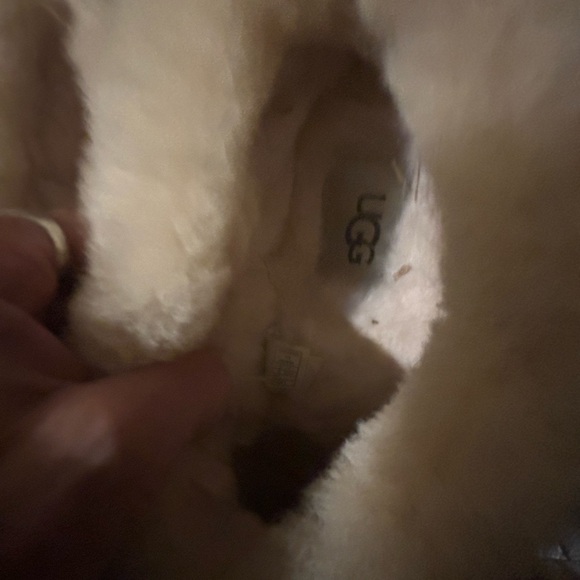 UGG Slippers/Shoes Women’s - Picture 8 of 12